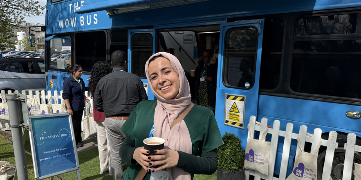 Riverside Wow Bus Tala Landscape